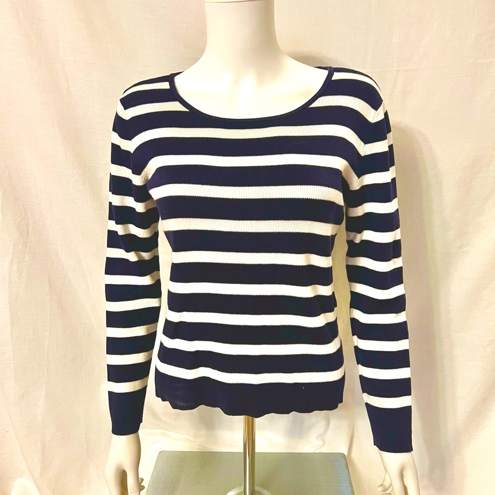 Tommy Hilfiger Women's Sweater size M